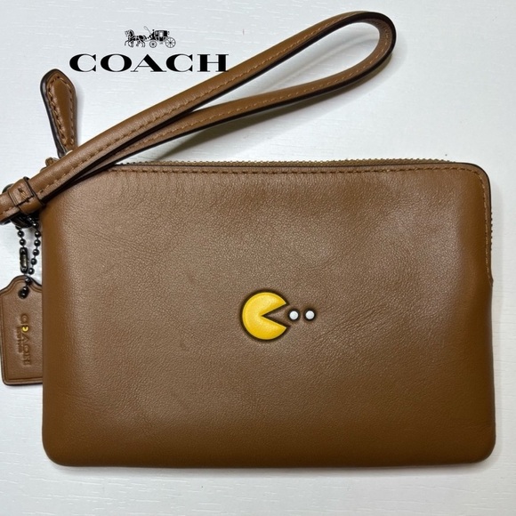 COACH x PAC MAN Limited Edition Calfskin Leather Corner Zip Wristlet Clutch EUC - Picture 1 of 14